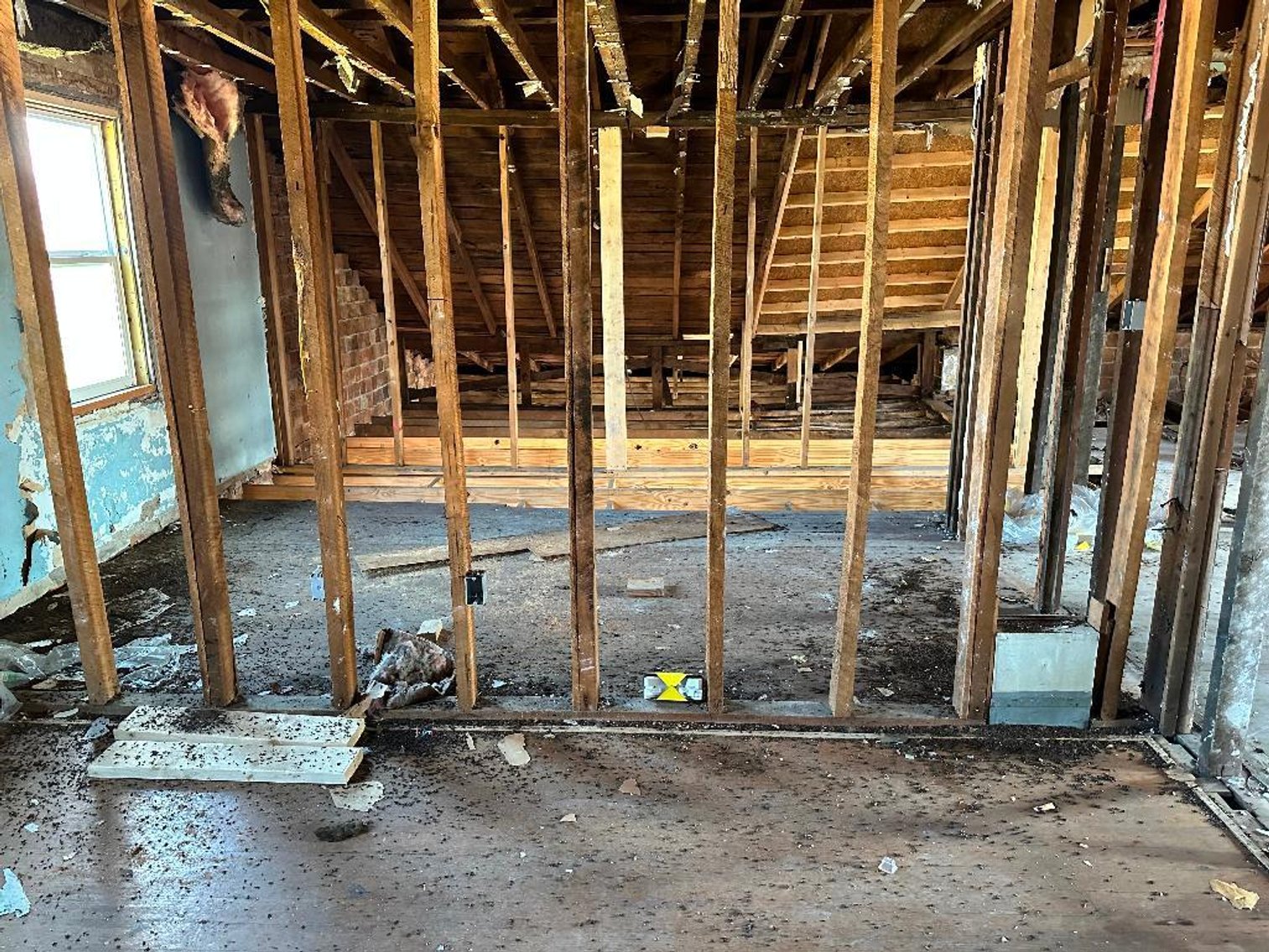 Image for Live Onsite Real Estate Auction with Online Bidding