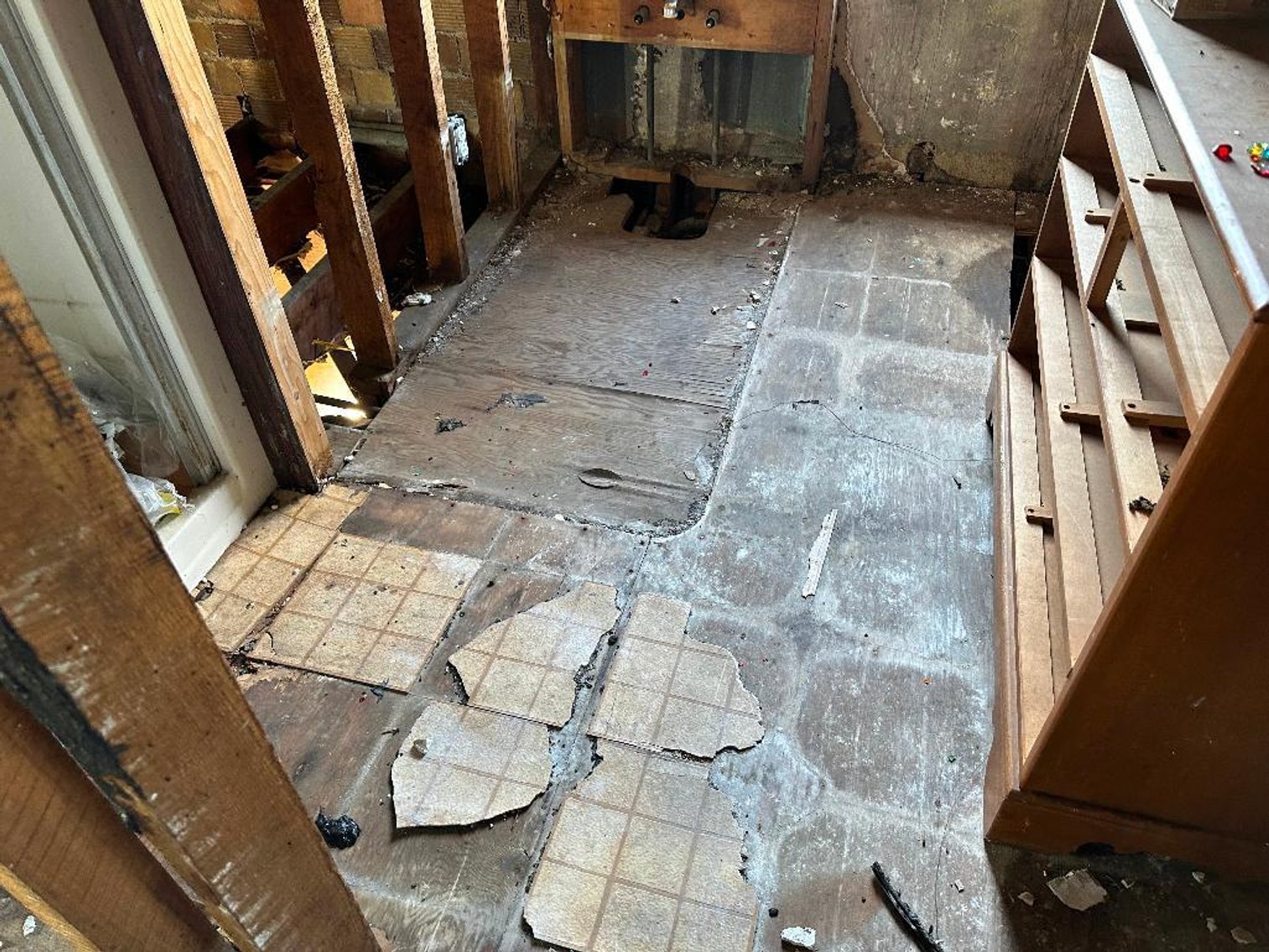 Image for Live Onsite Real Estate Auction with Online Bidding