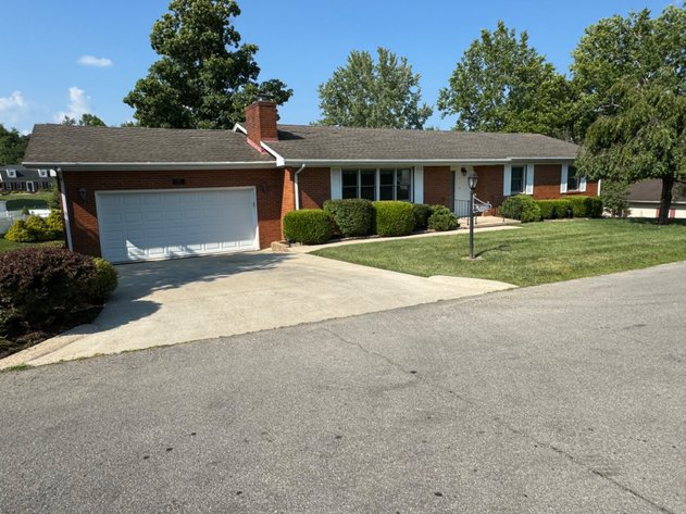 Image for Live Onsite Real Estate Auction with Online Bidding