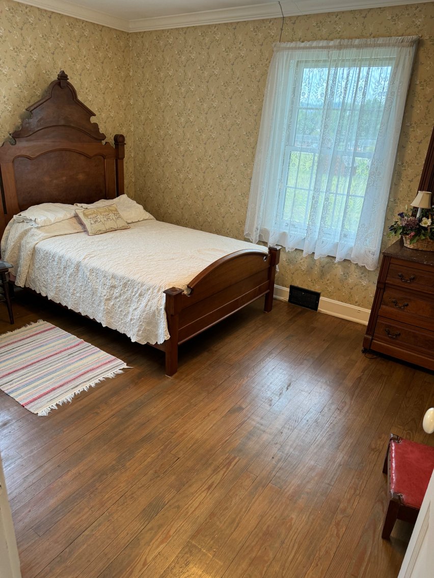 Image for Live Onsite Real Estate Auction with Online Bidding