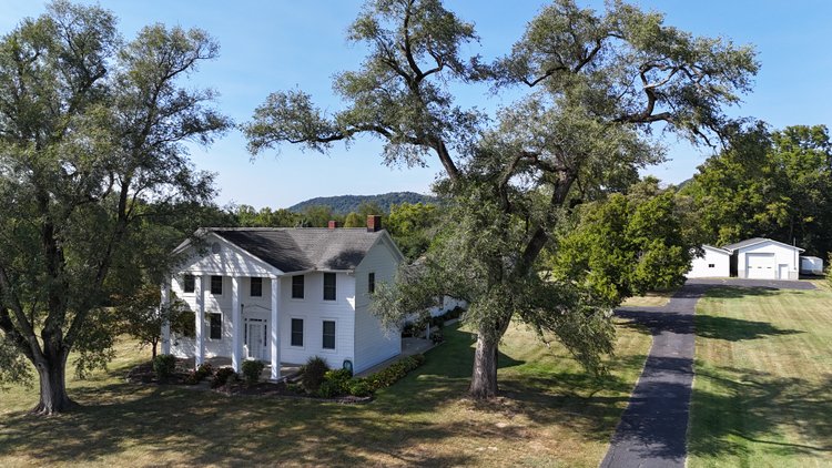 Image for Live Onsite Real Estate Auction with Online Bidding