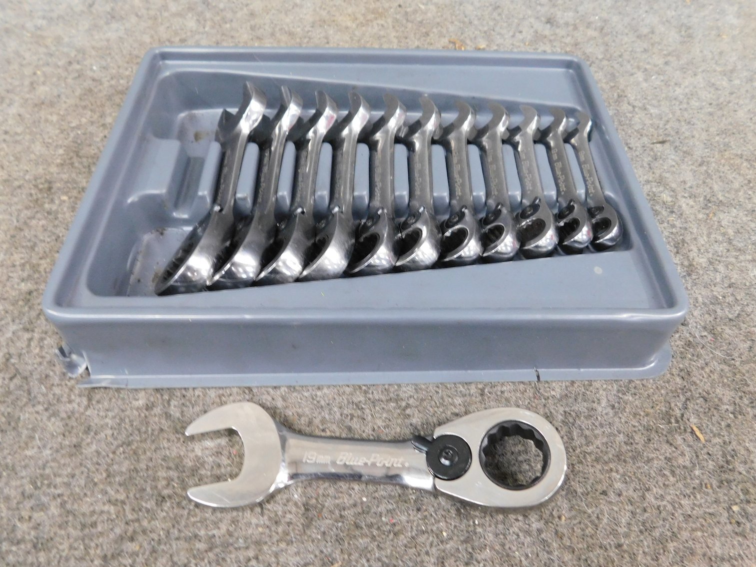 Image for Absolute Online Auction #2016