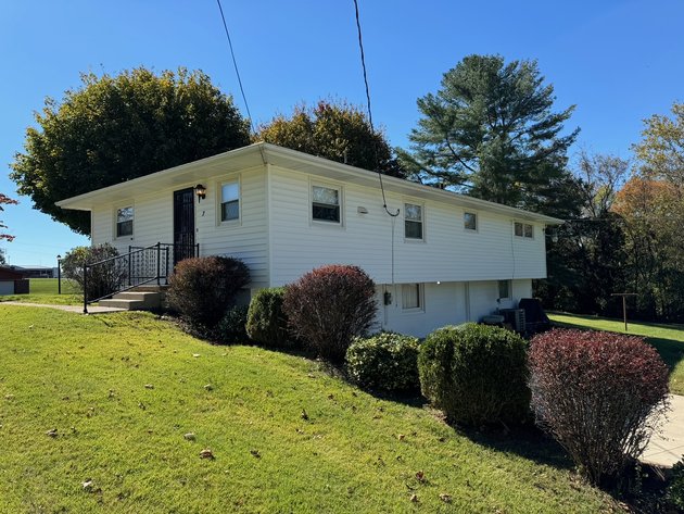 Image for Live Onsite Real Estate Auction with Online Bidding