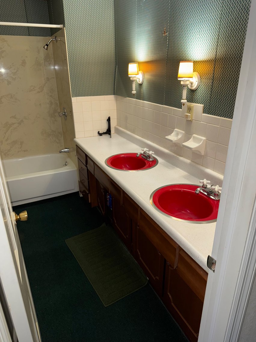 Image for Live Onsite Real Estate Auction with Online Bidding