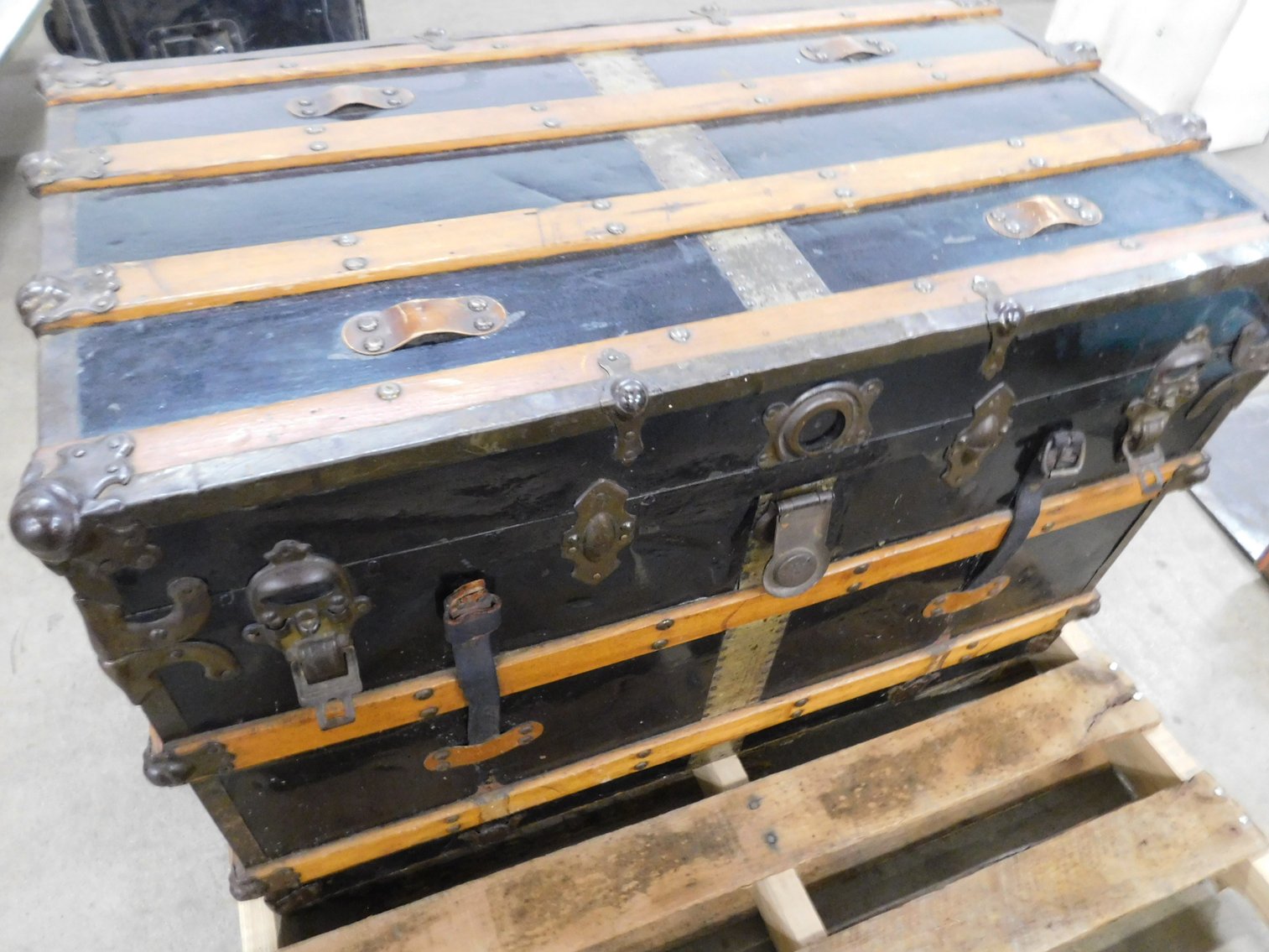 Image for Absolute Online Auction #2043