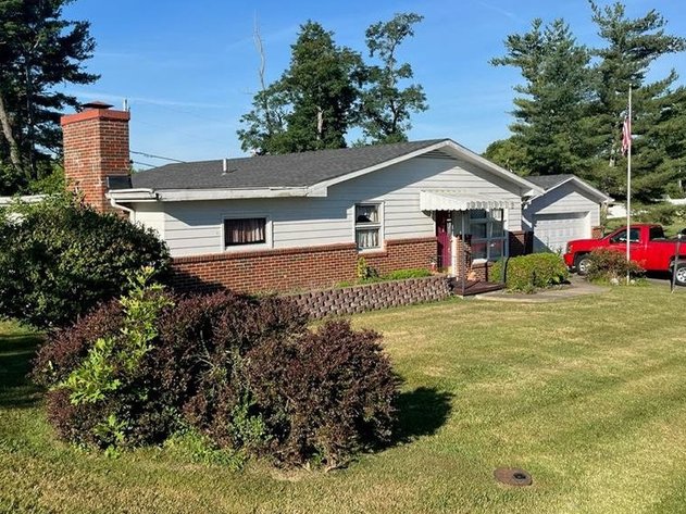 Image for Live Onsite Real Estate Auction with Online Bidding