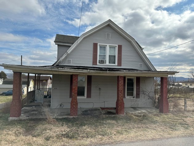 Image for Live Onsite Real Estate Auction with Online Bidding