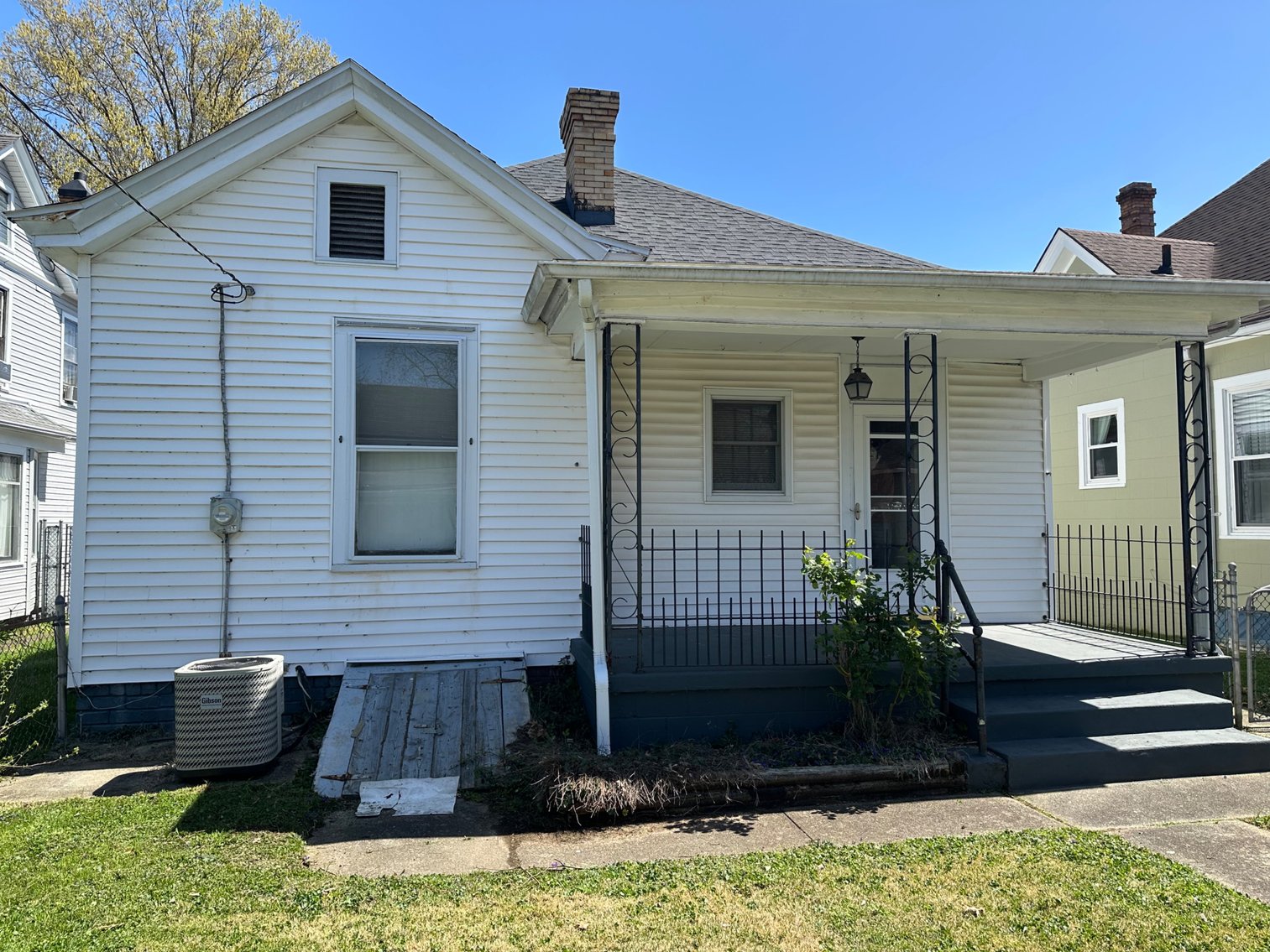 Image for Live Onsite Real Estate Auction with Online Bidding