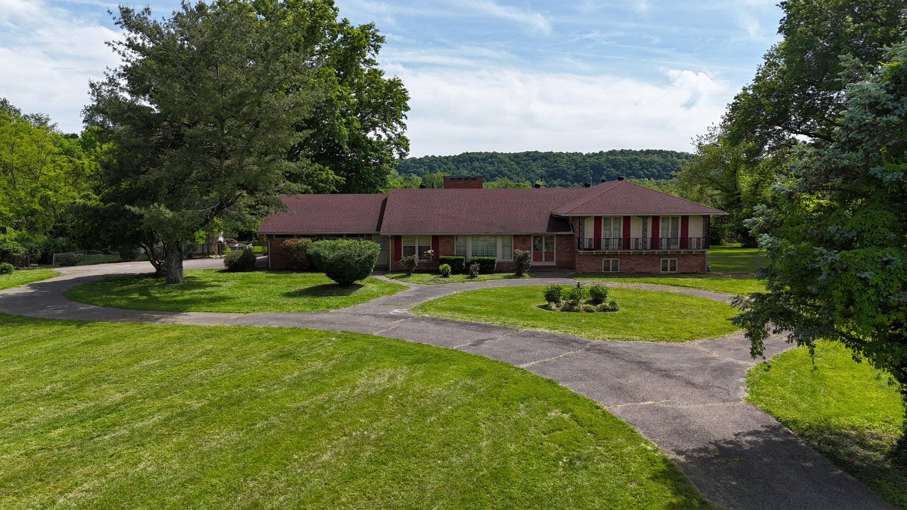 Image for Live Onsite Real Estate Auction with Online Bidding