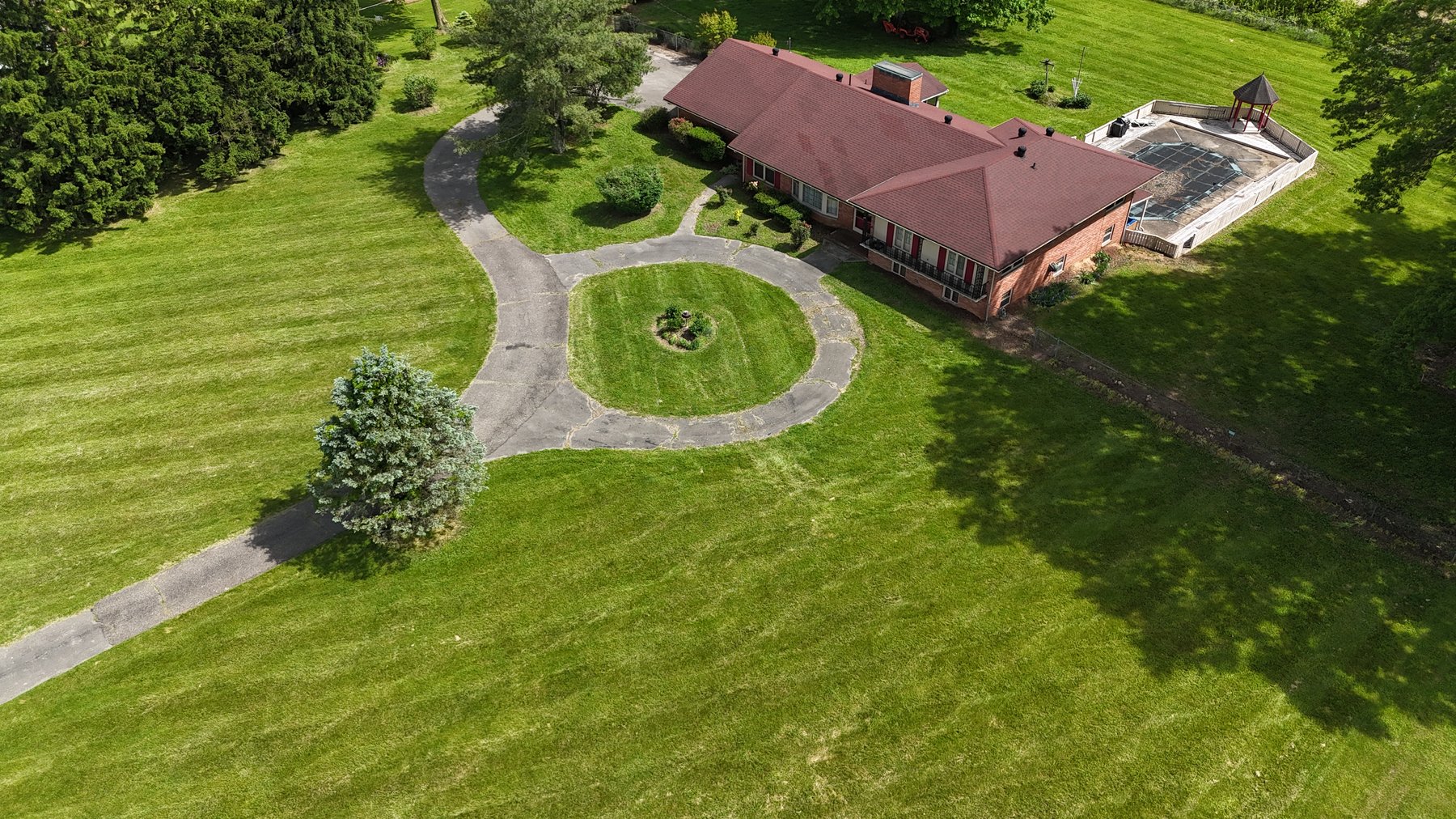 Image for Live Onsite Real Estate Auction with Online Bidding