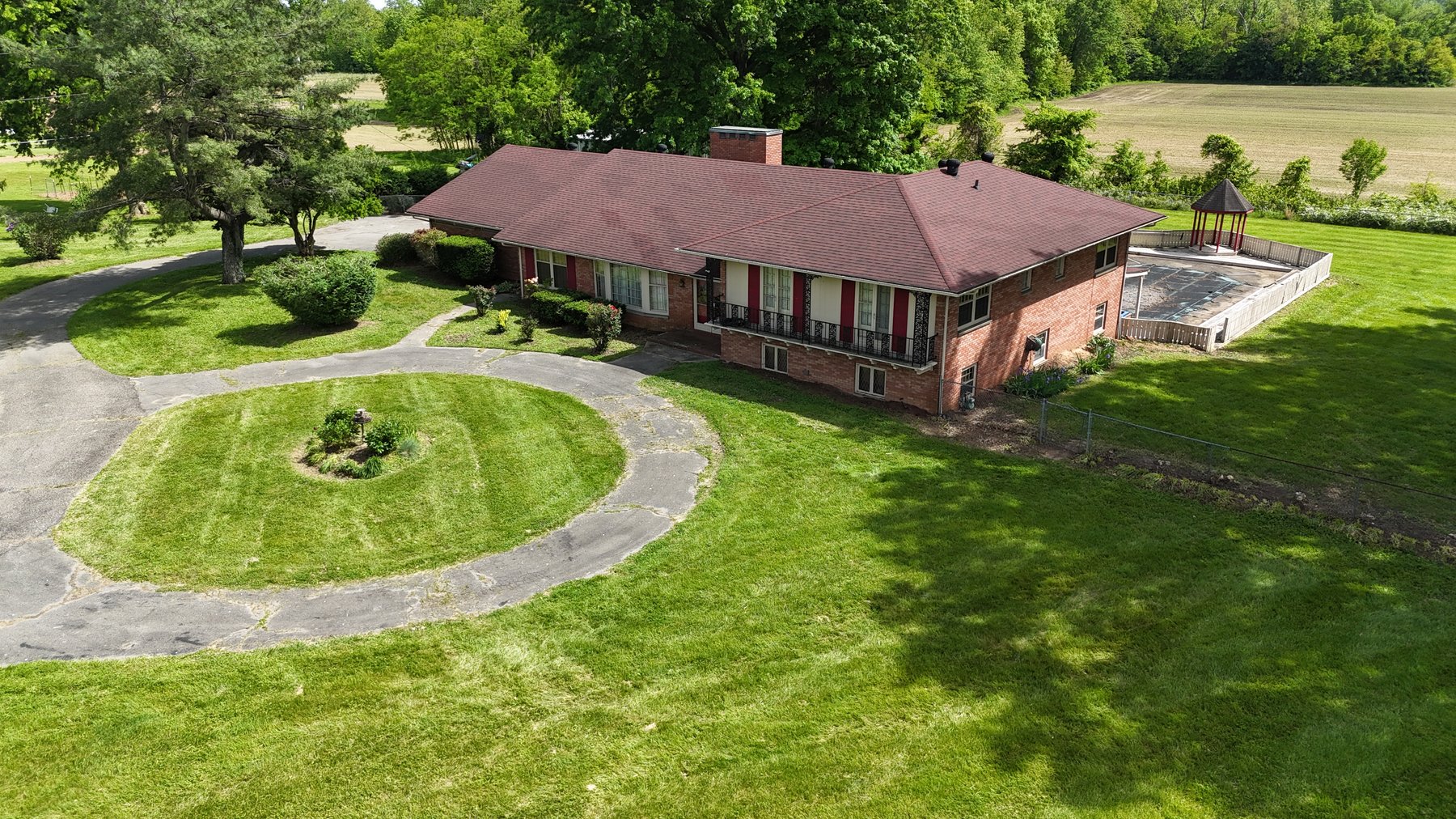 Image for Live Onsite Real Estate Auction with Online Bidding