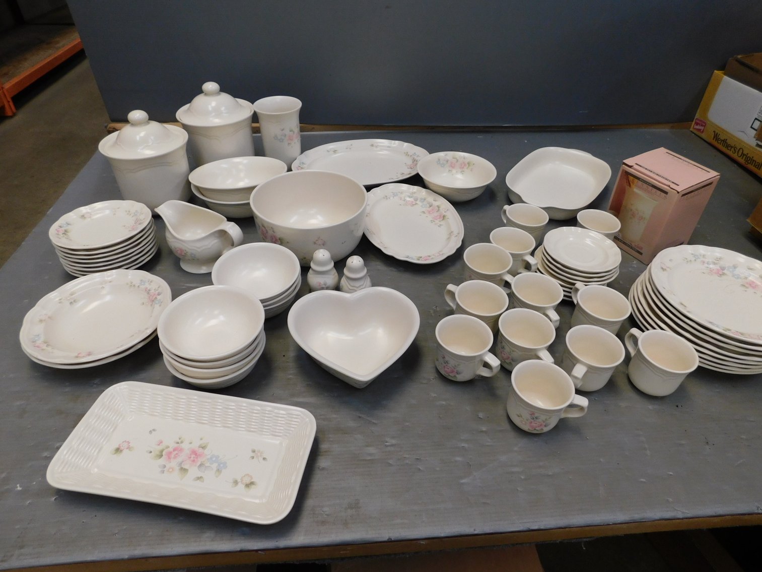 Image for Absolute Online Auction #2102