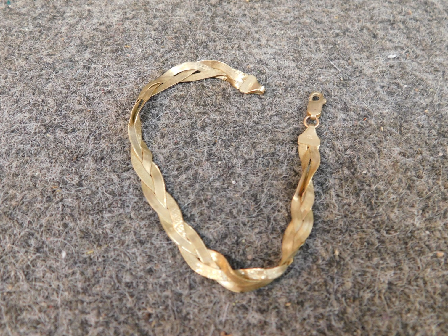 Image for Absolute Online Auction #2105