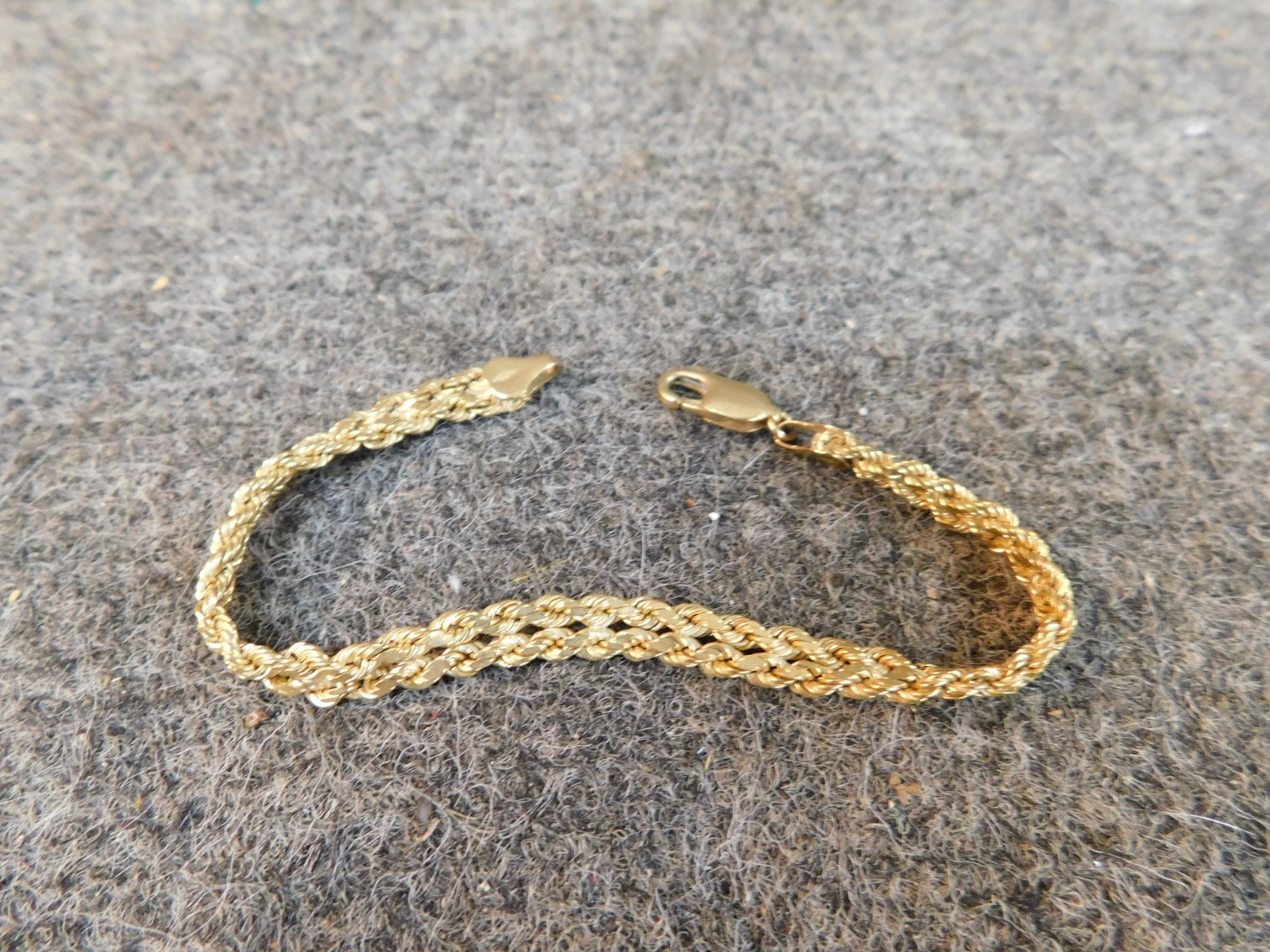 Image for Absolute Online Auction #2105