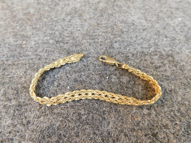 Image for Absolute Online Auction #2105