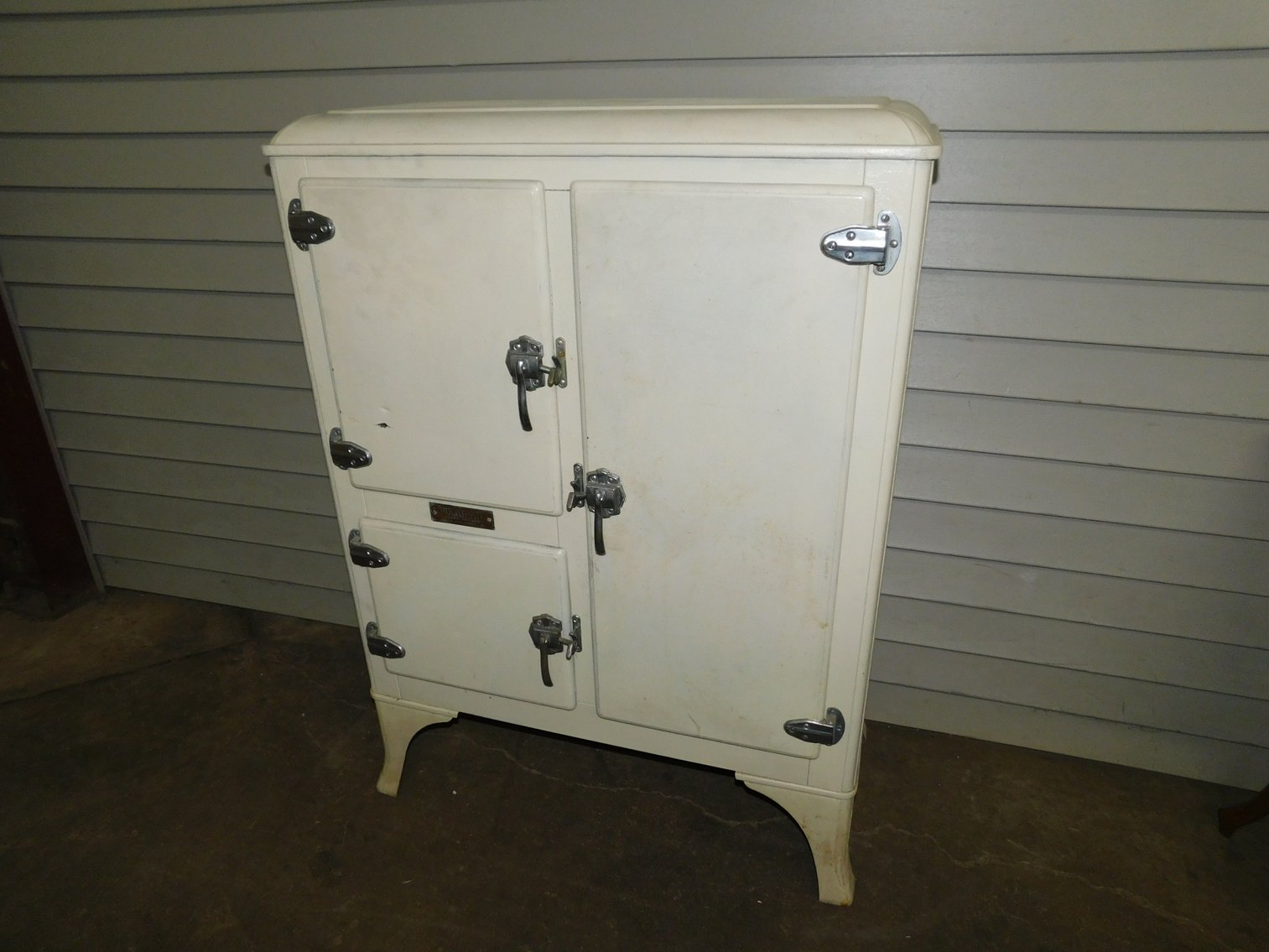 Image for Absolute Online Auction #2113