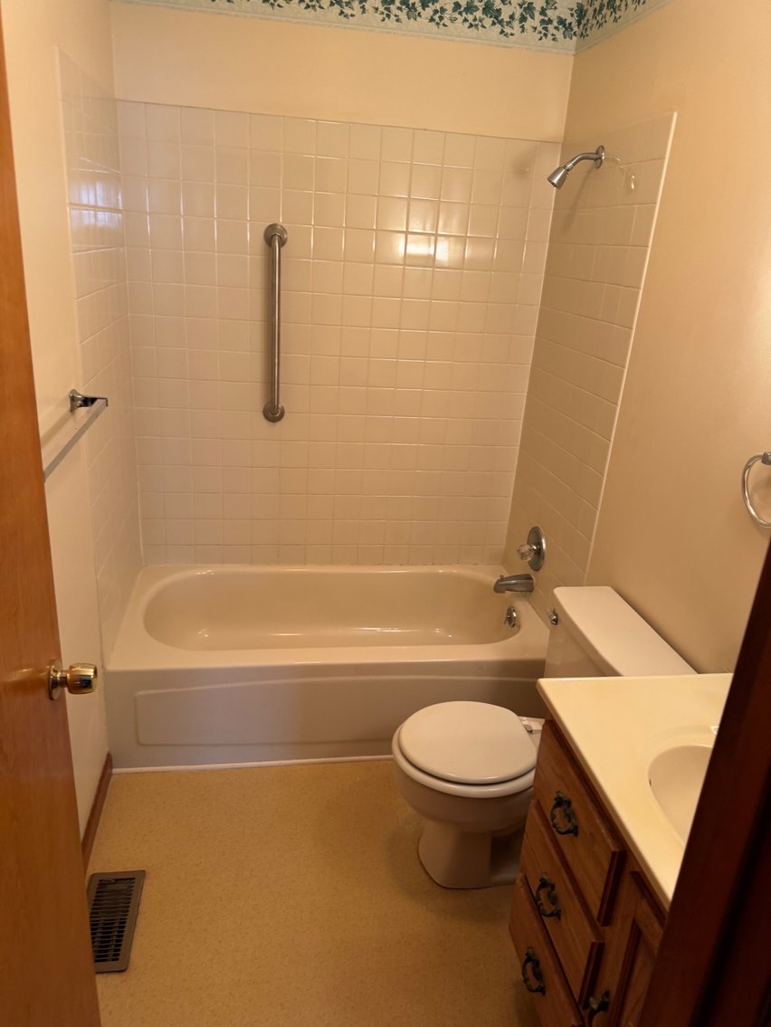 Image for Live Onsite Real Estate Auction with Online Bidding