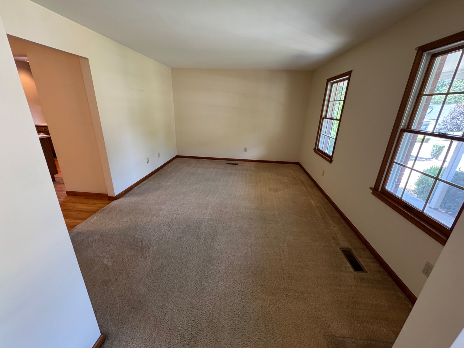 Image for Live Onsite Real Estate Auction with Online Bidding