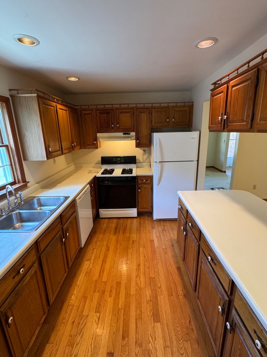 Image for Live Onsite Real Estate Auction with Online Bidding