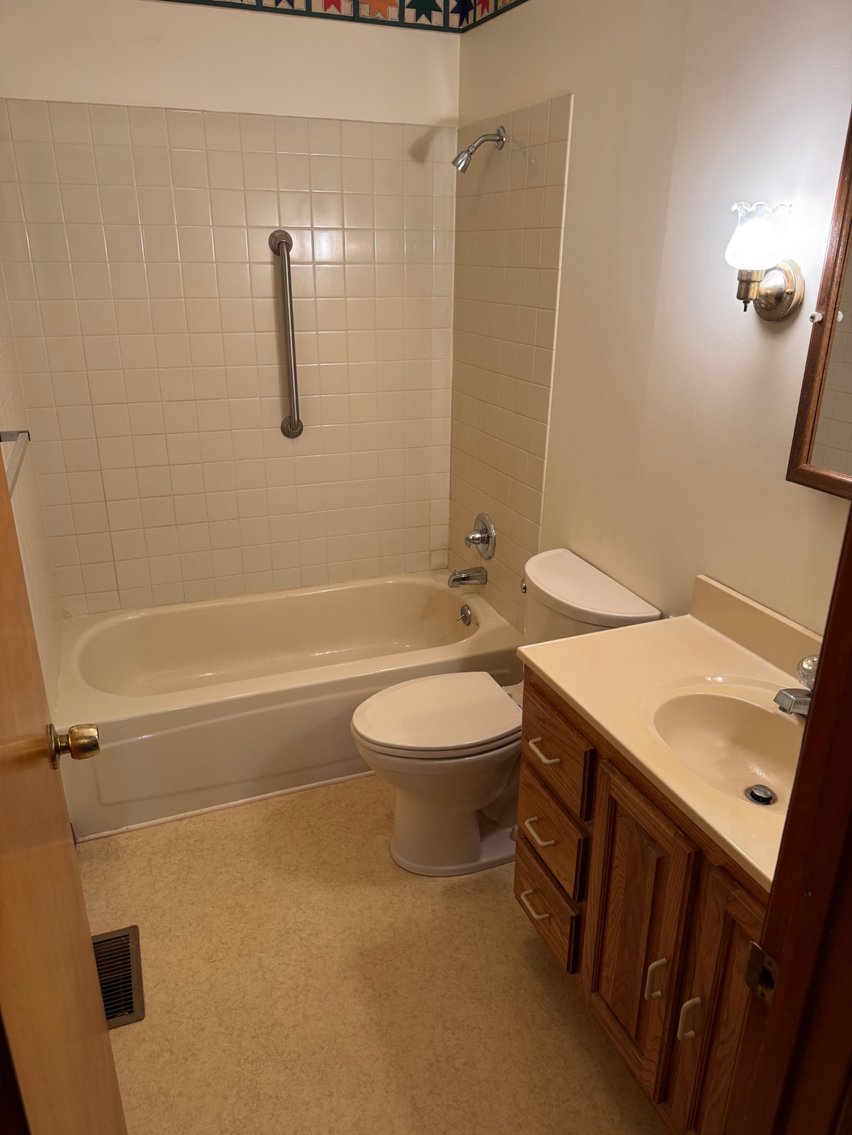 Image for Live Onsite Real Estate Auction with Online Bidding