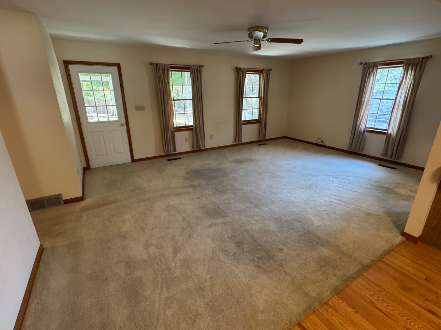 Image for Live Onsite Real Estate Auction with Online Bidding