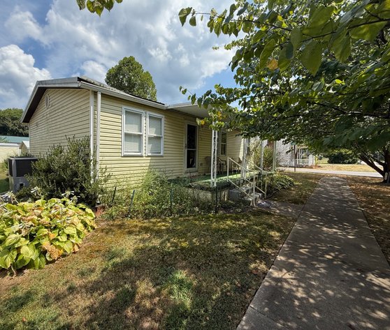 Image for Live Onsite Real Estate Auction with Online Bidding