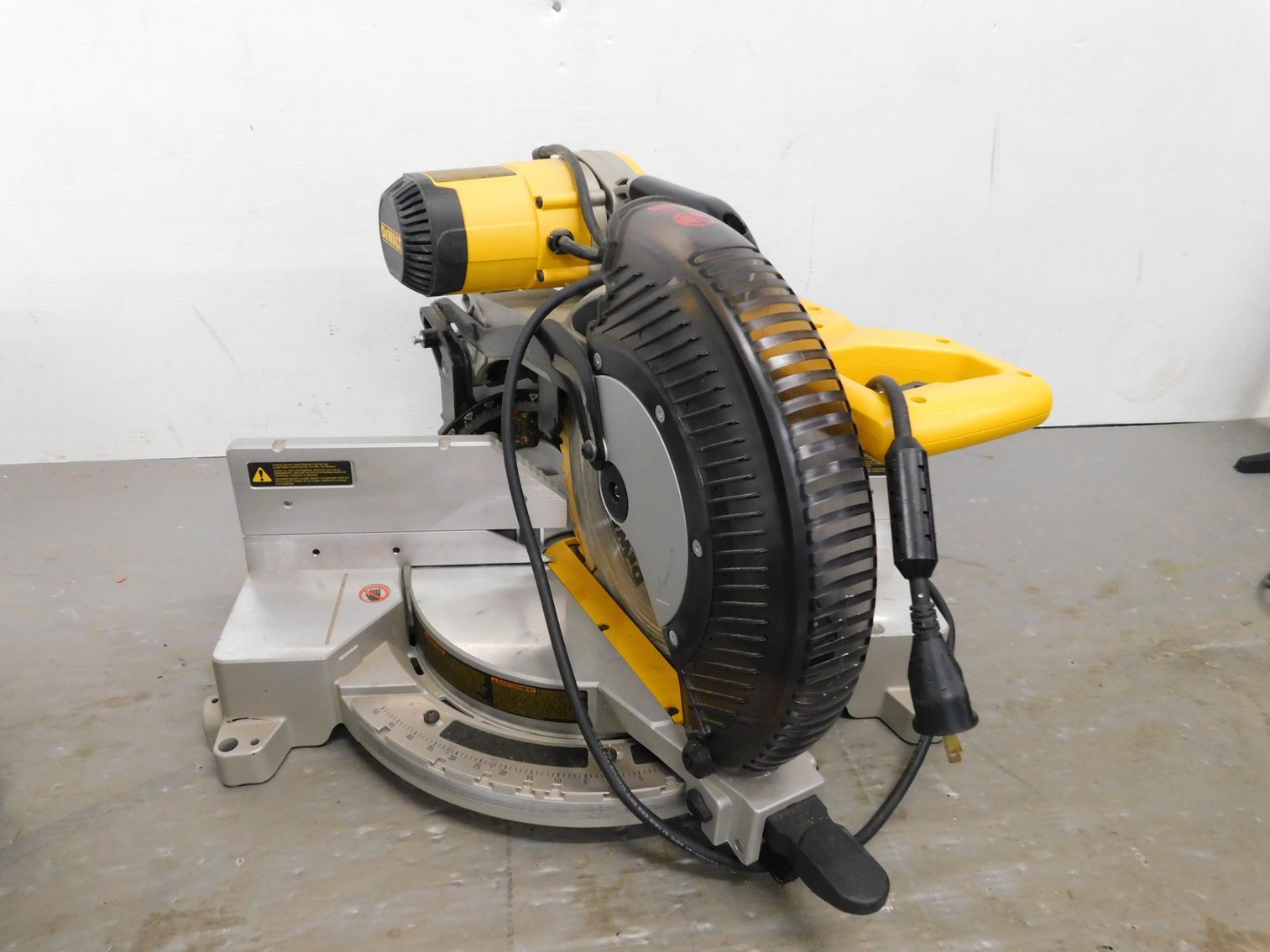 Image for Absolute Online Auction #2147