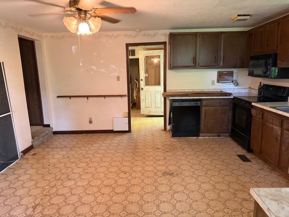 Image for Live Onsite Real Estate Auction with Online Bidding