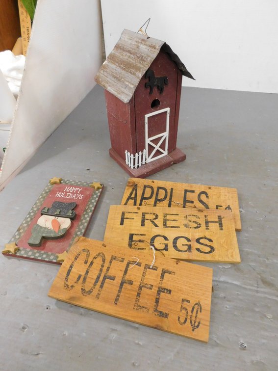 Barn Bird House, Assorted Wall Hanging Signs