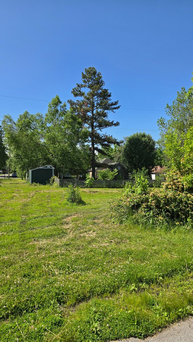 Image for Ready for Your Magic Touch: Herrin Home at Online Auction