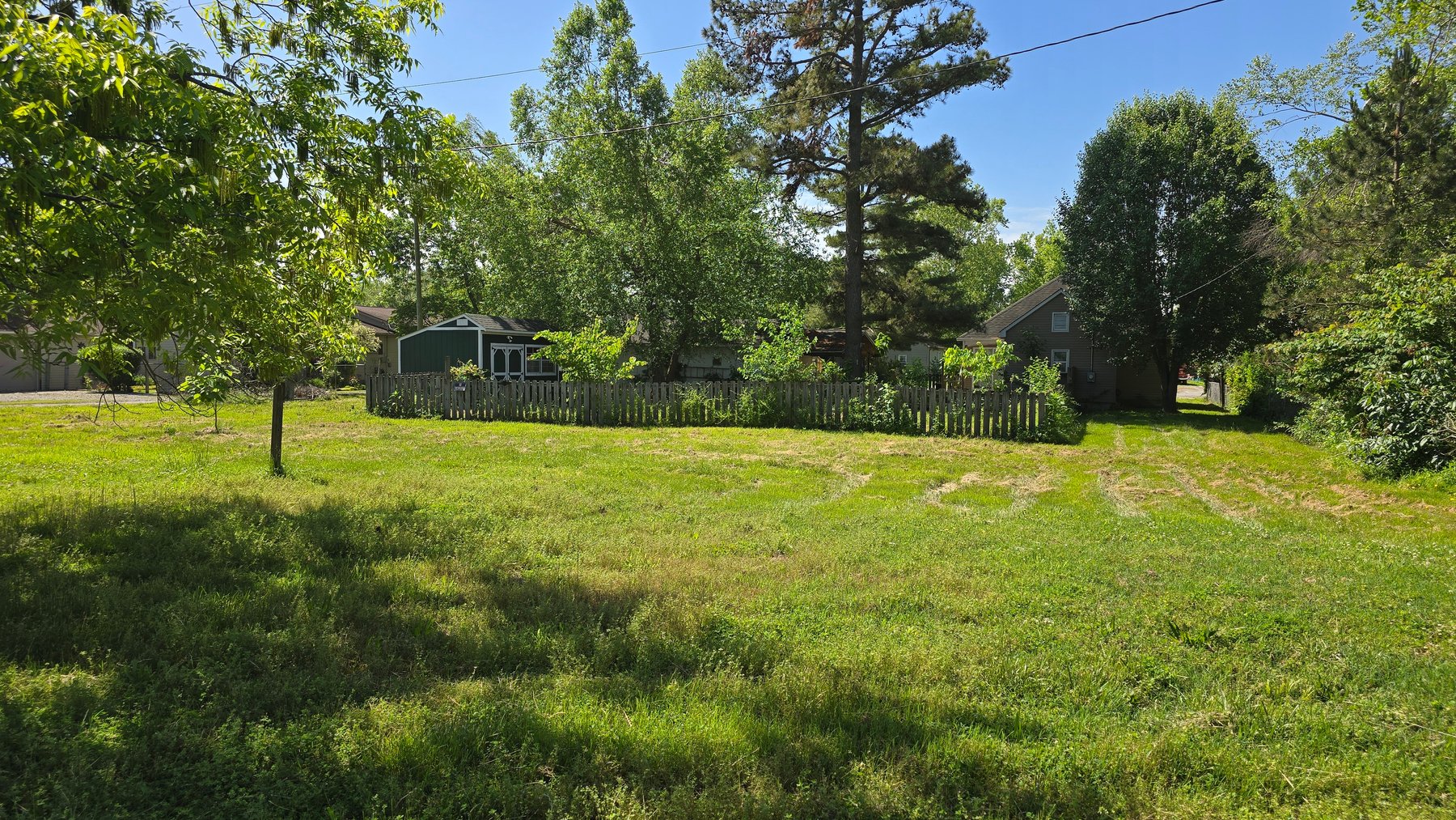 Image for Ready for Your Magic Touch: Herrin Home at Online Auction