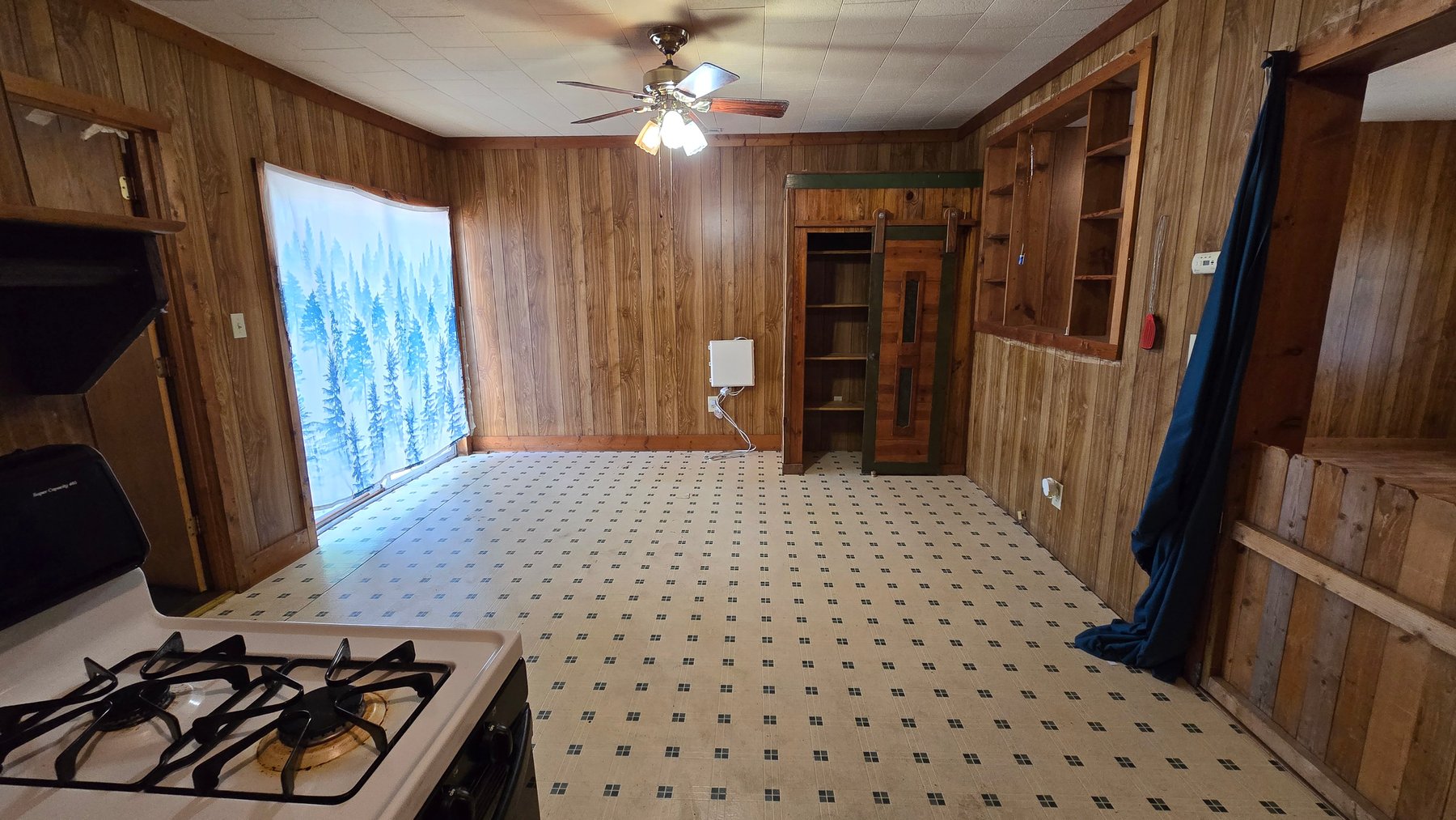 Image for Ready for Your Magic Touch: Herrin Home at Online Auction