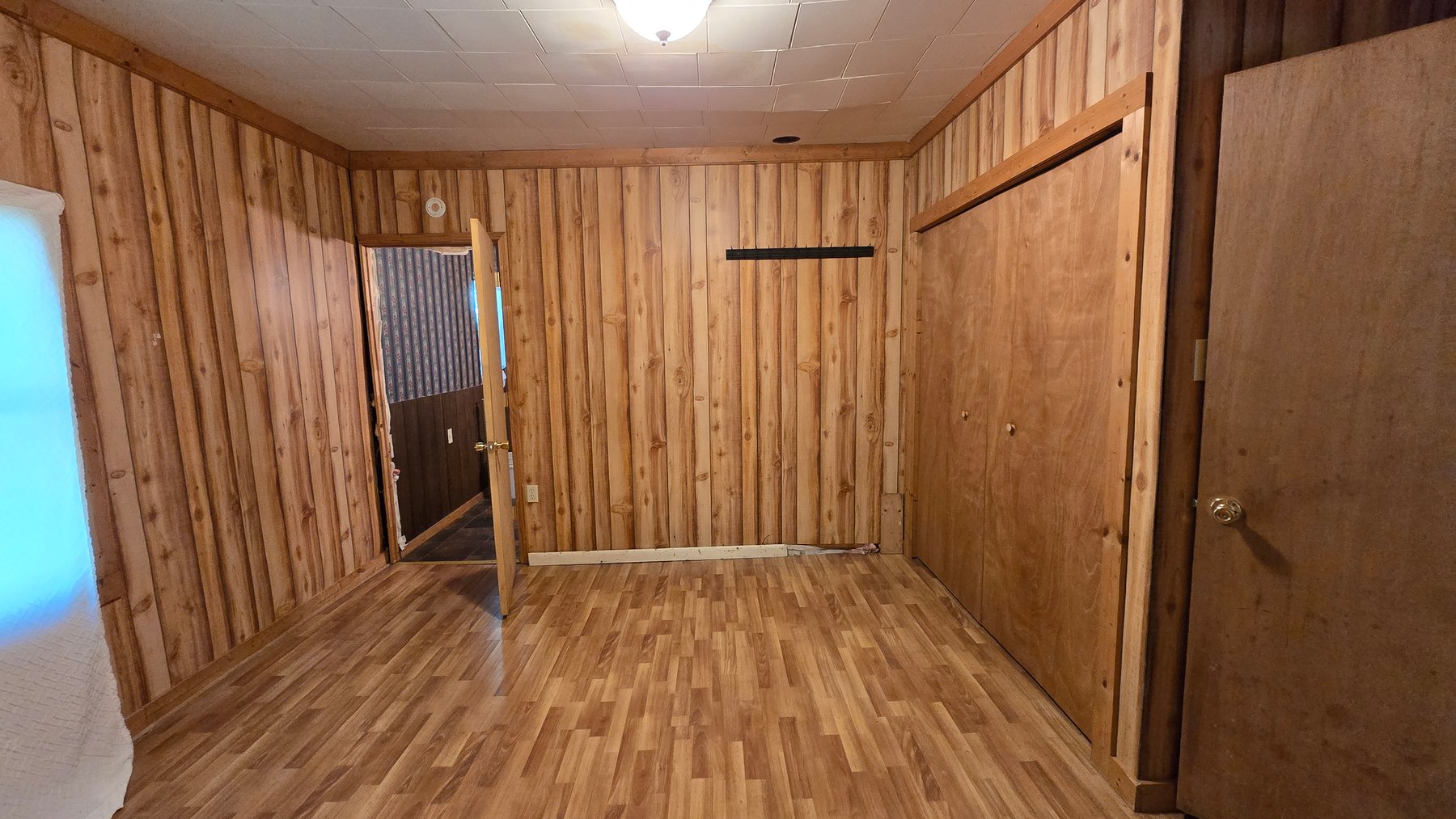 Image for Ready for Your Magic Touch: Herrin Home at Online Auction