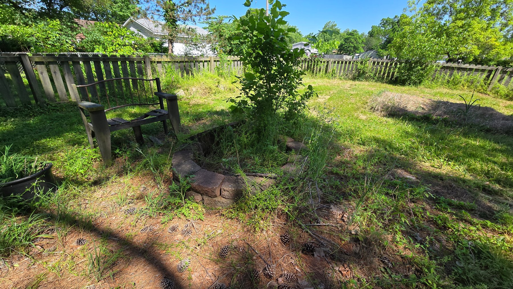 Image for Ready for Your Magic Touch: Herrin Home at Online Auction