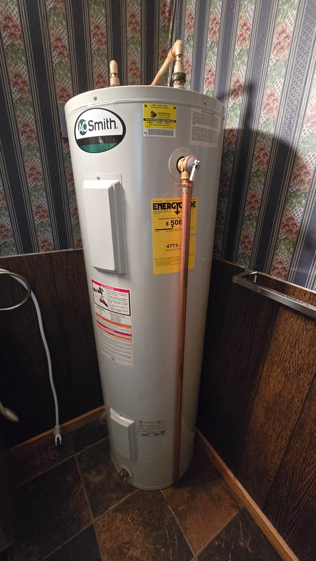 Image for Ready for Your Magic Touch: Herrin Home at Online Auction