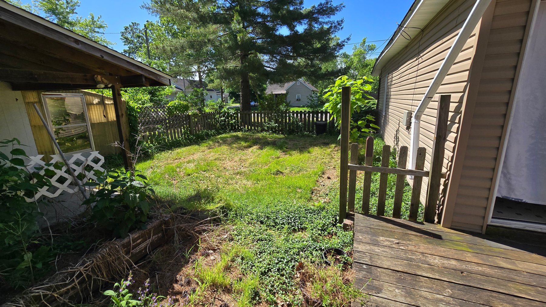 Image for Ready for Your Magic Touch: Herrin Home at Online Auction