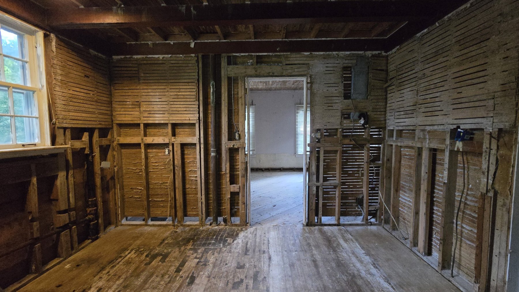 Image for Historic 2-Story Sears Home -- Online Real Estate Auction