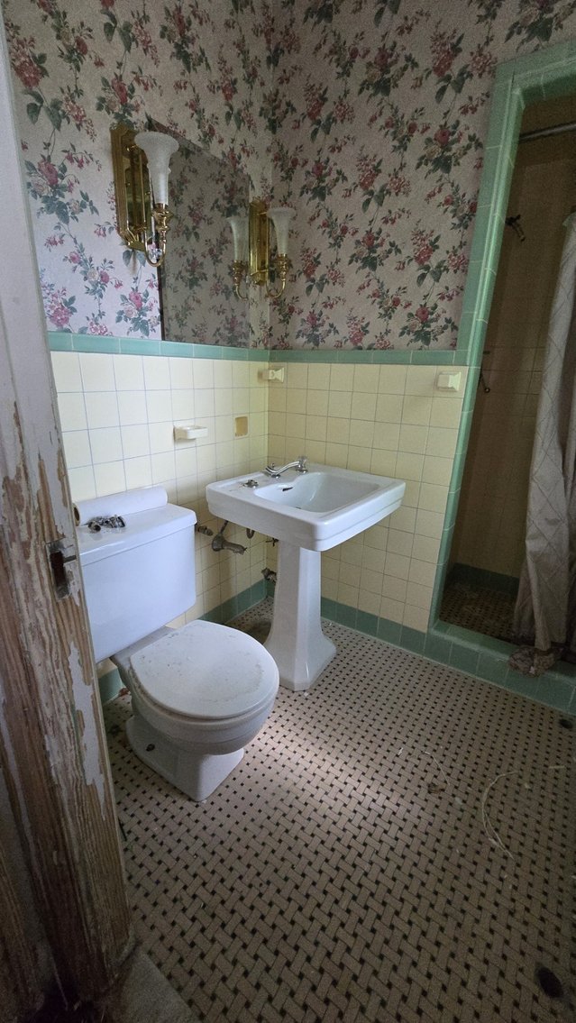 Image for Historic 2-Story Sears Home -- Online Real Estate Auction