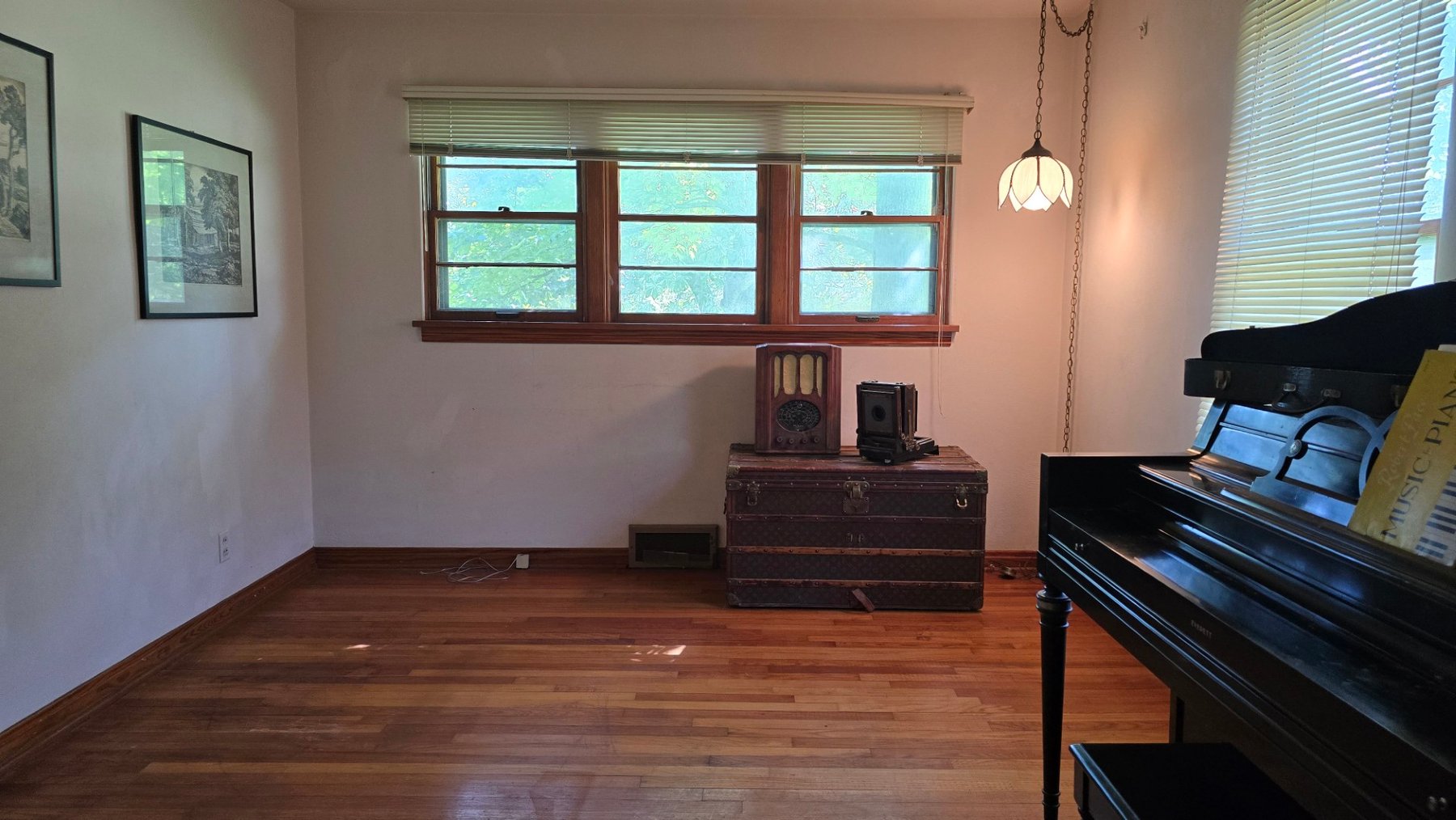 Image for Mid-Century Modern Home Ready for New Owner at Auction