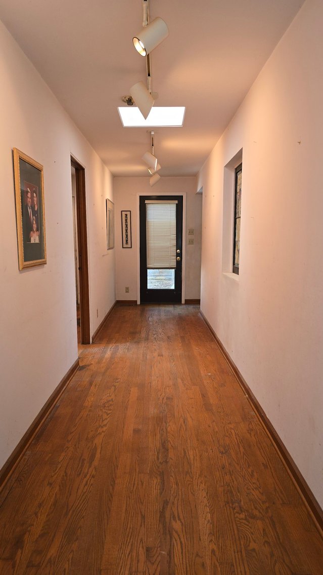 Image for Mid-Century Modern Home Ready for New Owner at Auction