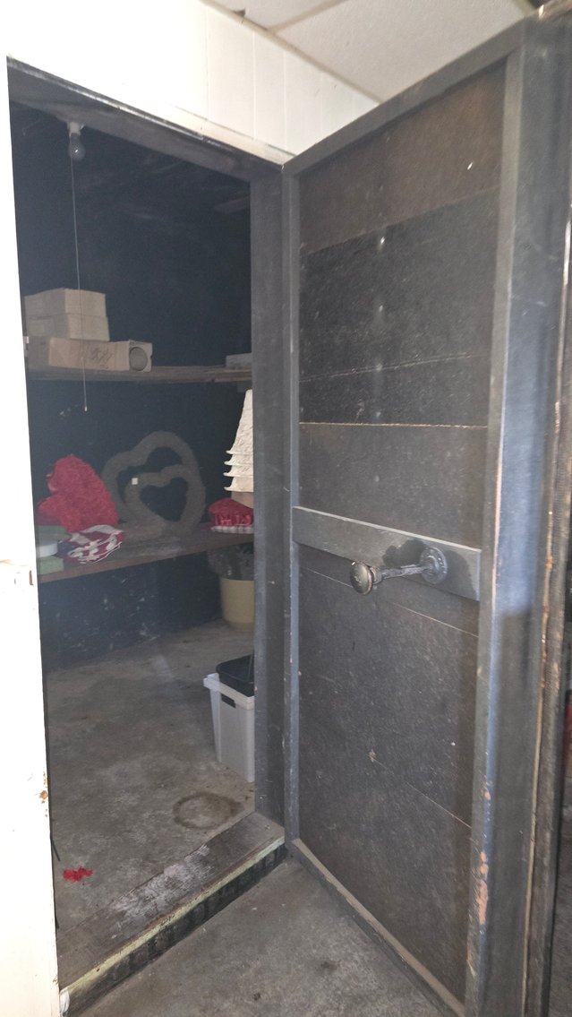 Image for FORMER FLORIST SHOP REAL ESTATE AUCTION