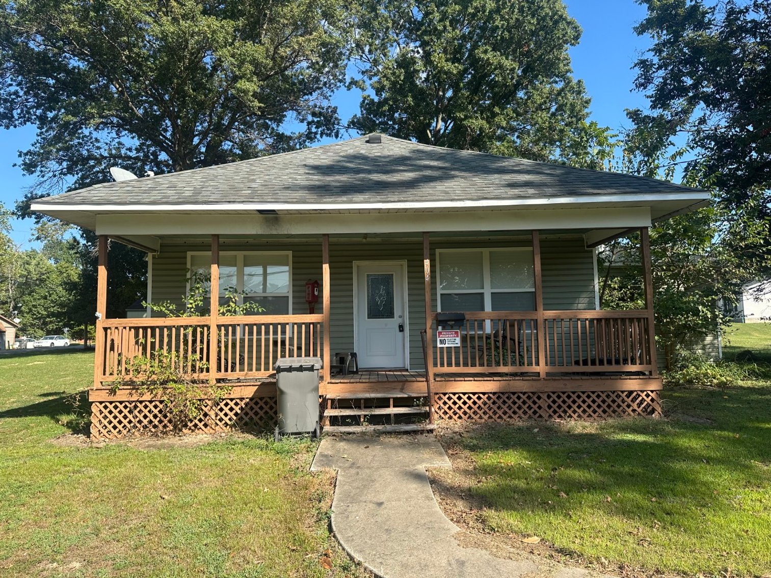 Image for Corner Lot Charm in Carterville Online Only Real Estate Auction