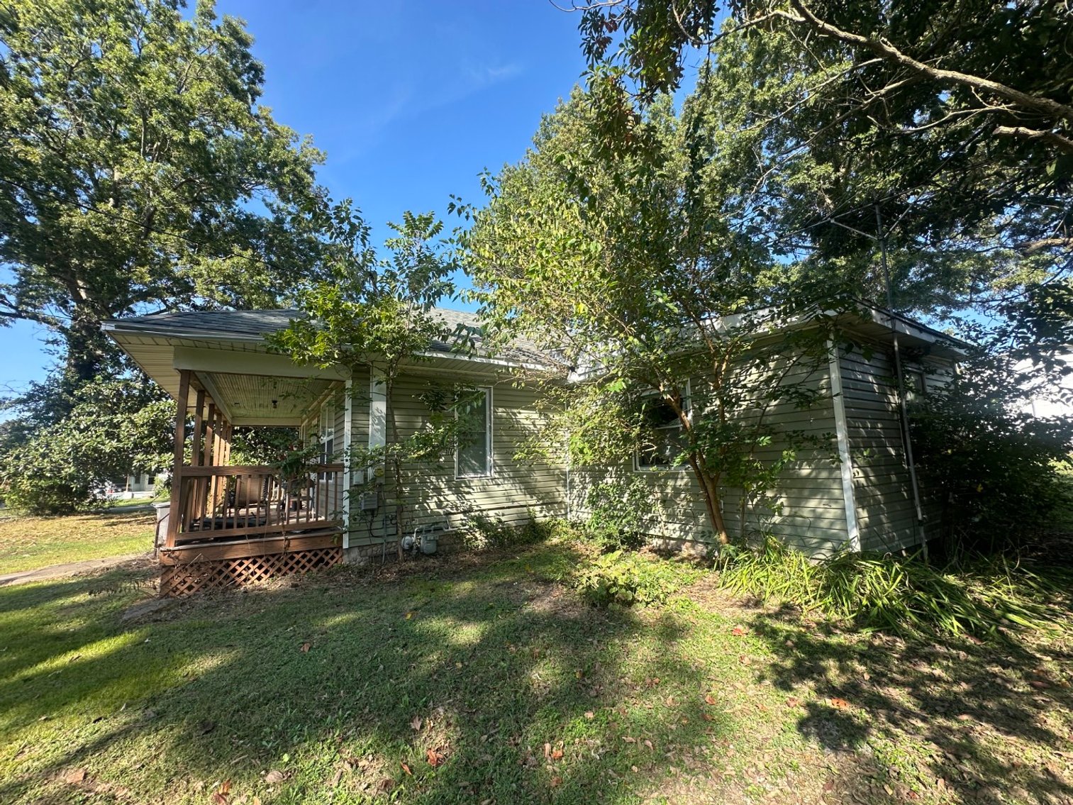 Image for Corner Lot Charm in Carterville Online Only Real Estate Auction