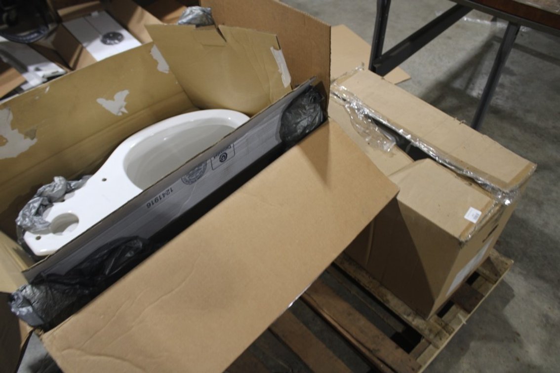 Image for Home Supply Auction, Plumbing And Bathroom Fixtures, Kitchen Sinks, Faucets, Toilets, Catering/Restaurant Dinnerware