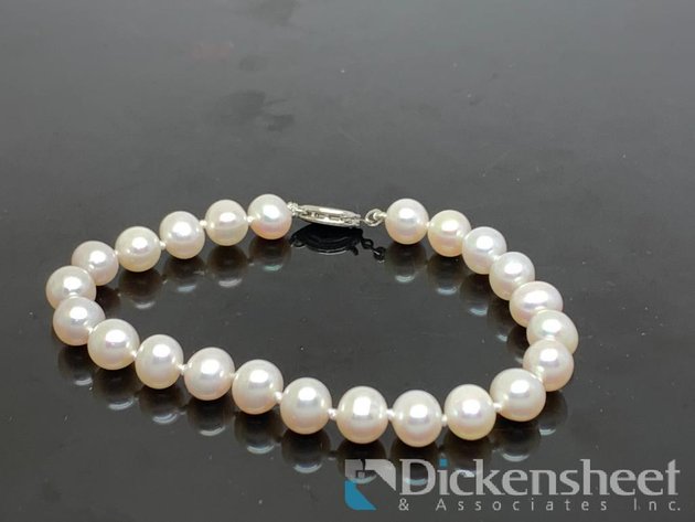Image for Pearl Bracelet With Sterling Silver Clasp