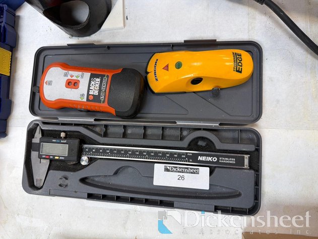 Image for DIGITAL CALIPER IN CASE & (2) STUD FINDERS