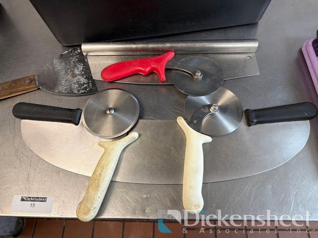 Image for LOT OF PIZZA CUTTERS