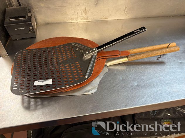 Image for LOT OF PIZZA PADDLES