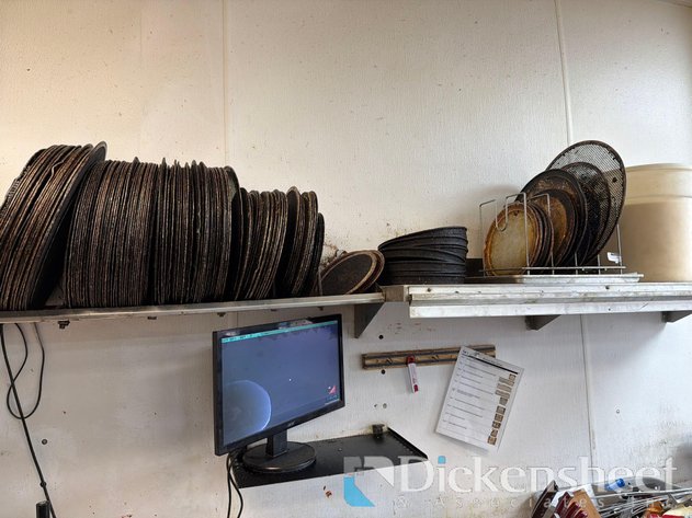 Image for LOT OF PIZZA BAKE TRAYS & RACK
