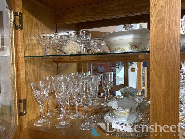 Image for VARIOUS GLASSWARE LOT as photographed